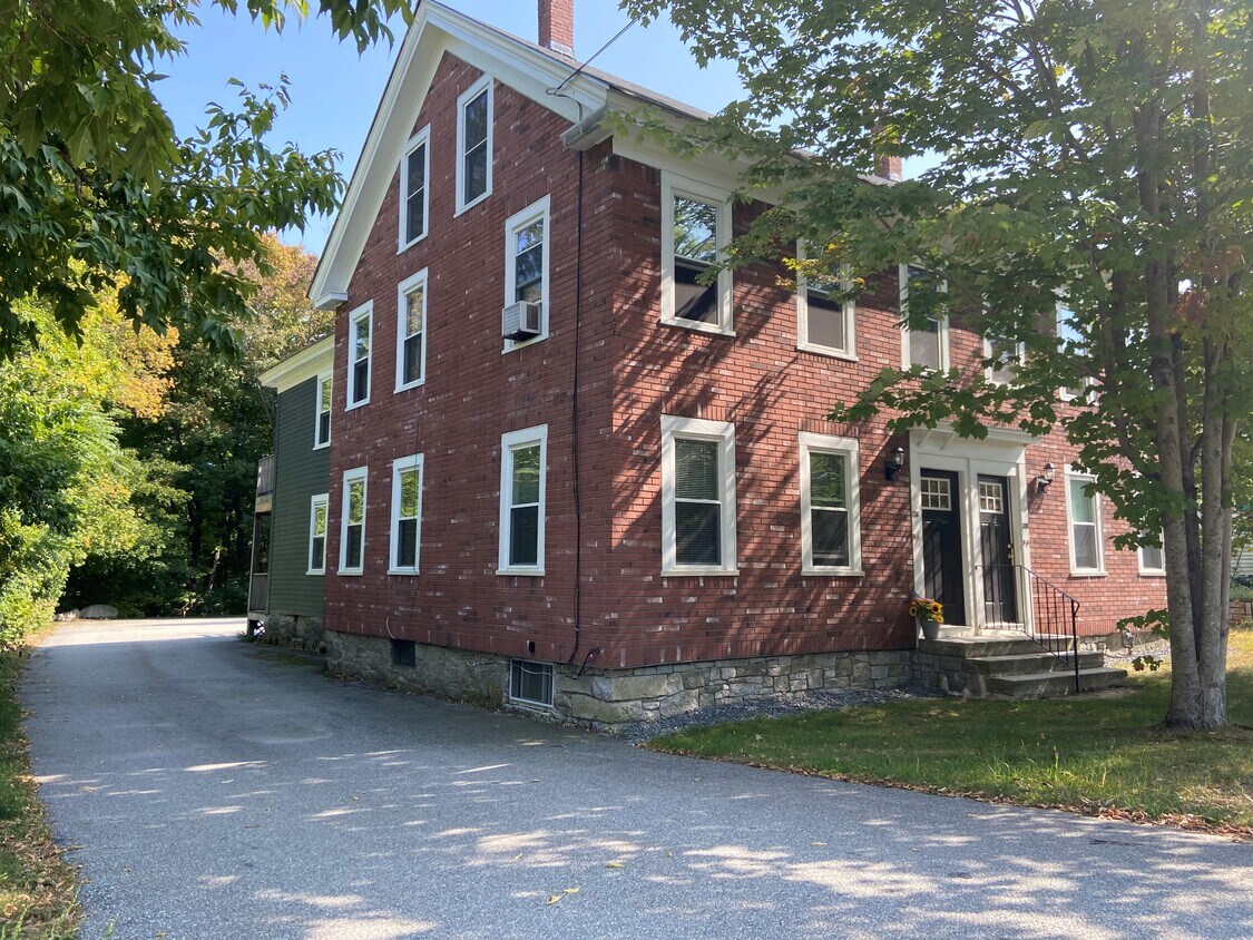 176 Main St Unit 176A, North Chelmsford, MA 01863 Apartments in North