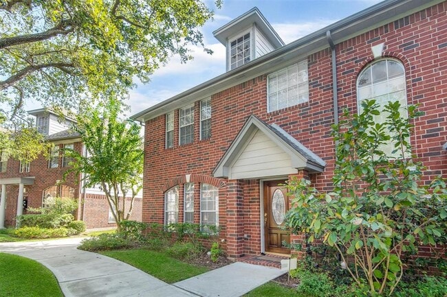 Building Photo - 1241 El Camino Village Dr