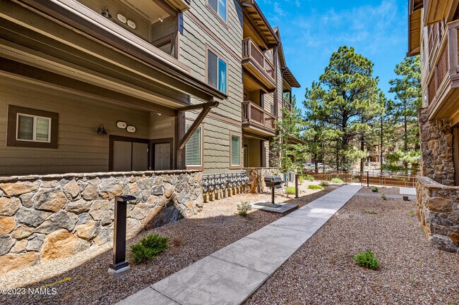 Foto del edificio - 1650 E Ponderosa Pkwy