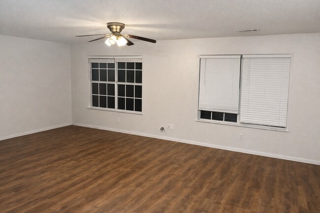 Building Photo - 2920 Dawn Ct