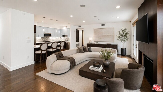 Foto del edificio - 1304 S Roxbury Dr