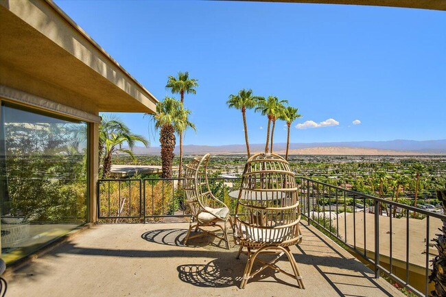 Building Photo - 2112 Southridge Dr