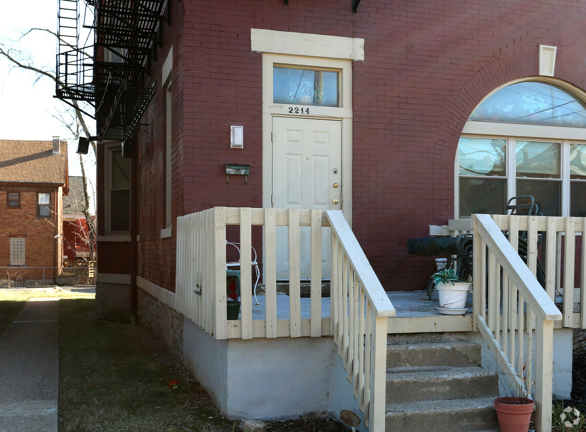 Building Photo - Fulton Chateau