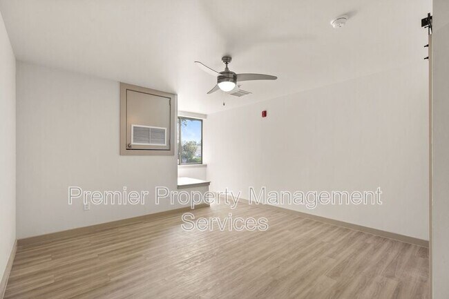 Foto del edificio - 1127 Alderson Ave