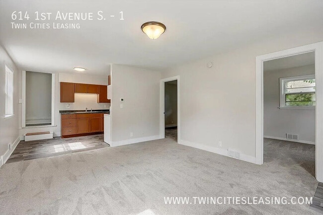 Building Photo - 614 1st Ave S