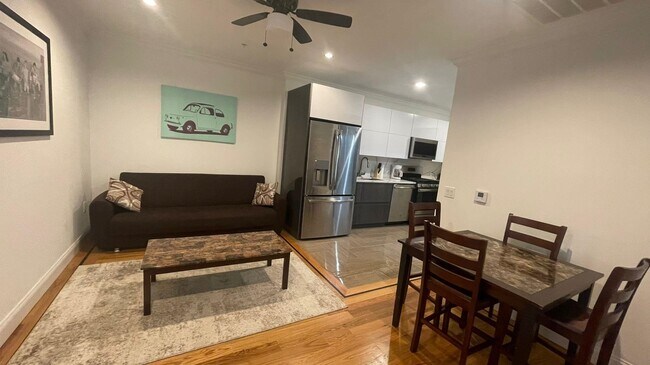 Foto del edificio - 76 Cottage St