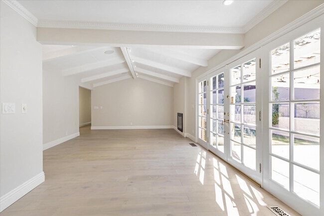Building Photo - 16570 Shady View Ln