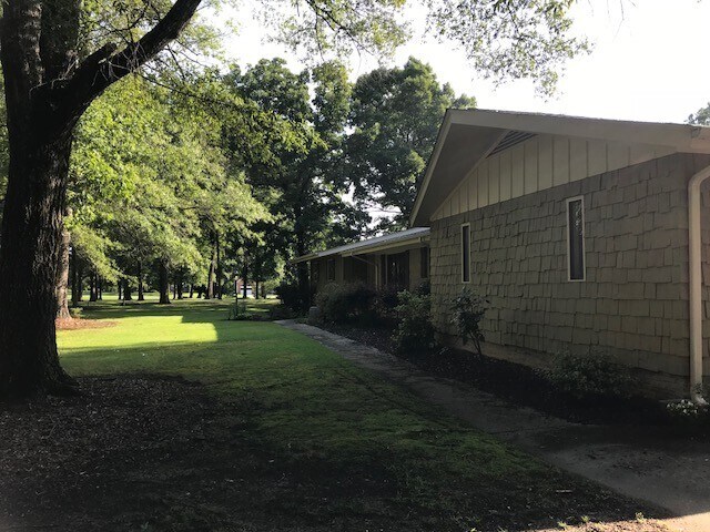 Foto del edificio - Fantastic 3 BR House w/ Den in Gibsonville...