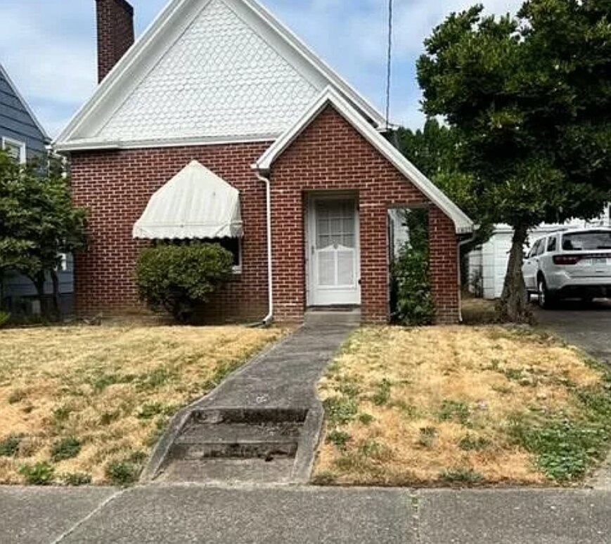 Foto principal - 1825 NE Halsey St