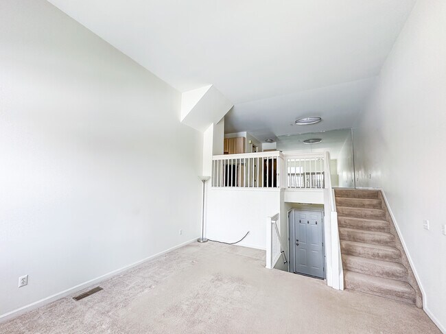 Foto del edificio - 1872 Lindsay Ln