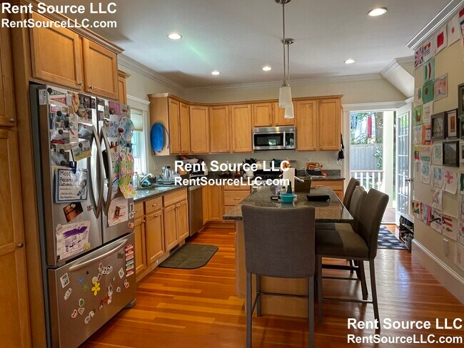 Building Photo - 49 Lowden Ave