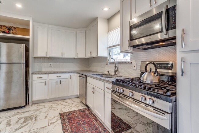 Building Photo - 1718 Berkley Ave