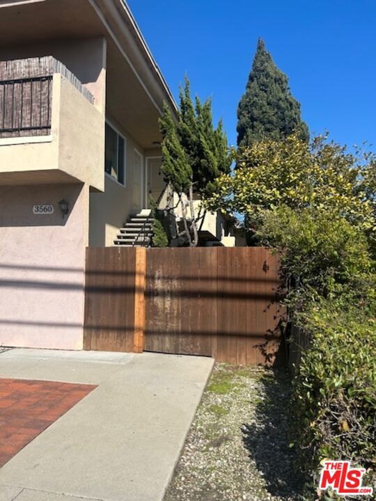 Foto del edificio - 3560 S Centinela Ave