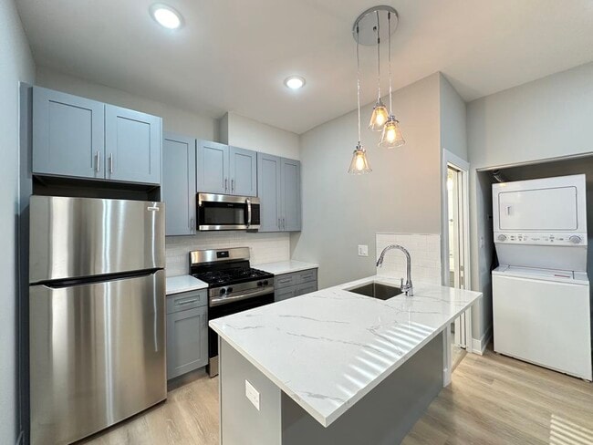 Foto del edificio - 419 W Belden Ave