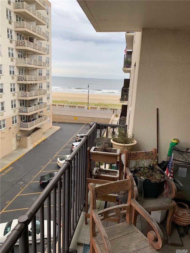 Primary Photo - 420 Shore Rd