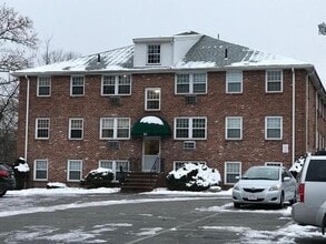 Building Photo - 71 Mystic St
