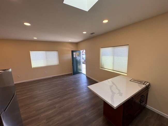 Building Photo - 1101 Cobb