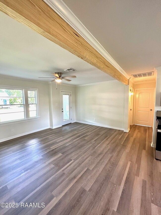 Building Photo - 239 Longview Dr