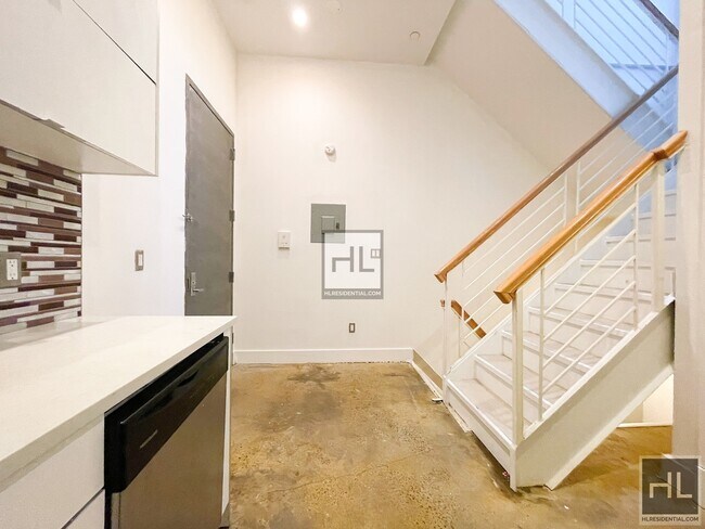 Foto del edificio - 753 Lexington Ave. Unit #1A