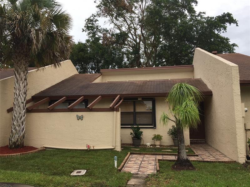 Foto principal - 9800 NW 16th Ct