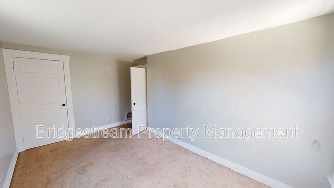 Foto del edificio - 709 Cottage Ave