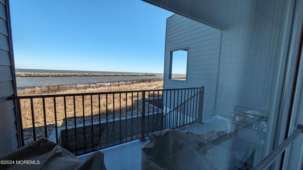 Primary Photo - 43 Harborhead Dr