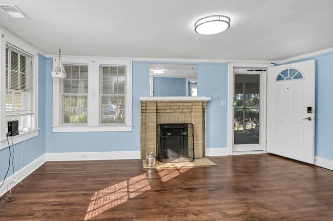 Building Photo - Prime Location! Minutes to The Vista, Downtown & USC!