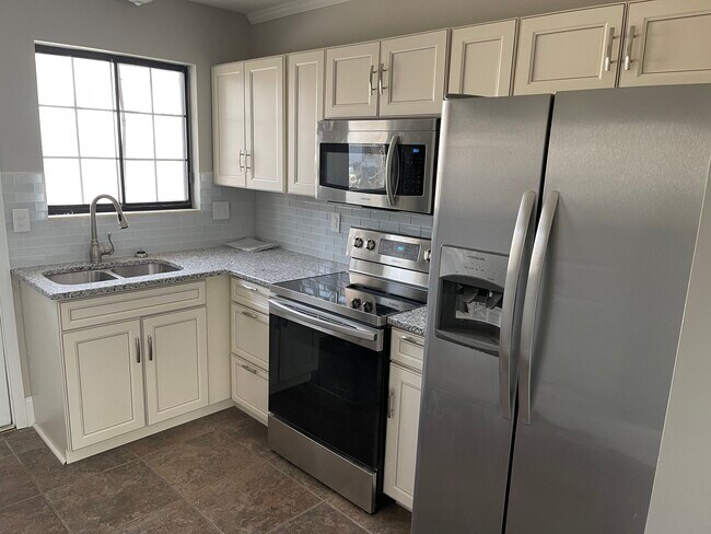 Kitchen - 156 Ohio Ave