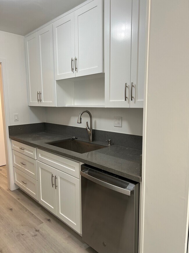 Foto del edificio - 216 S Occidental Blvd