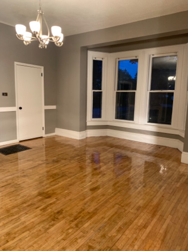 Foto del edificio - 906 W Harris St