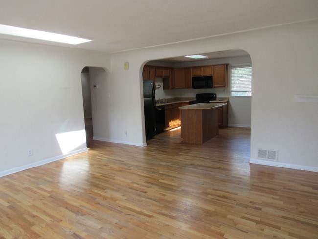 Building Photo - 615 N 31st St