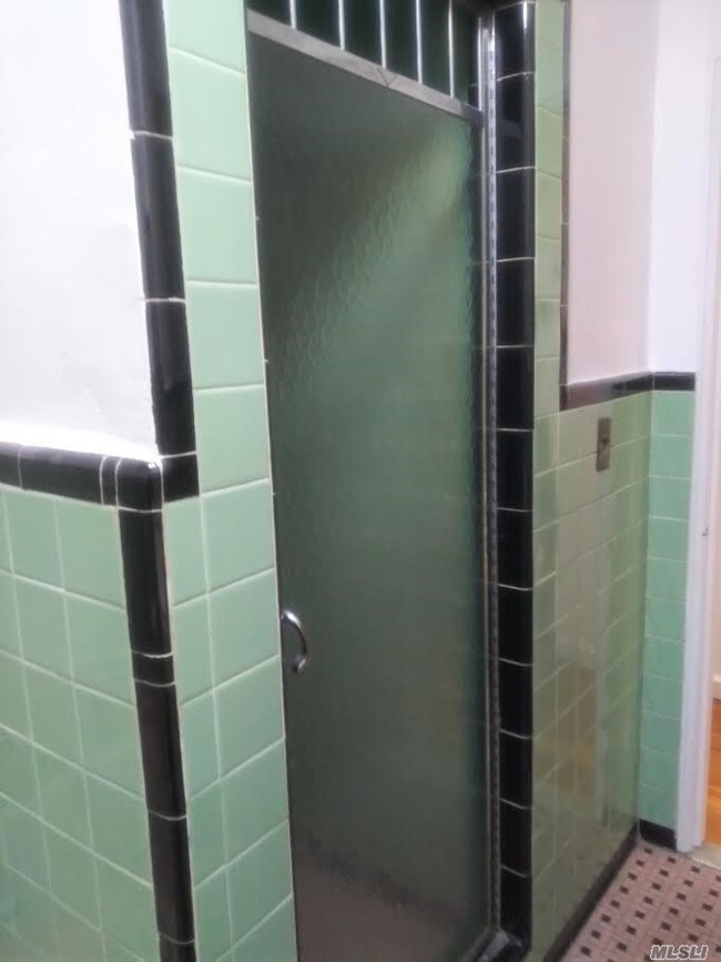 Foto del edificio - 833 E 48th St