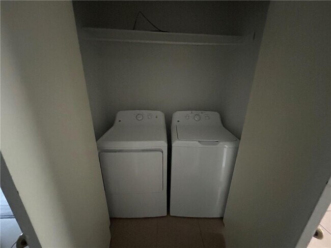 Foto del edificio - 316 Erin Pl