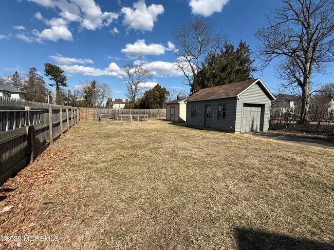 Building Photo - 3 Vanderburg Rd