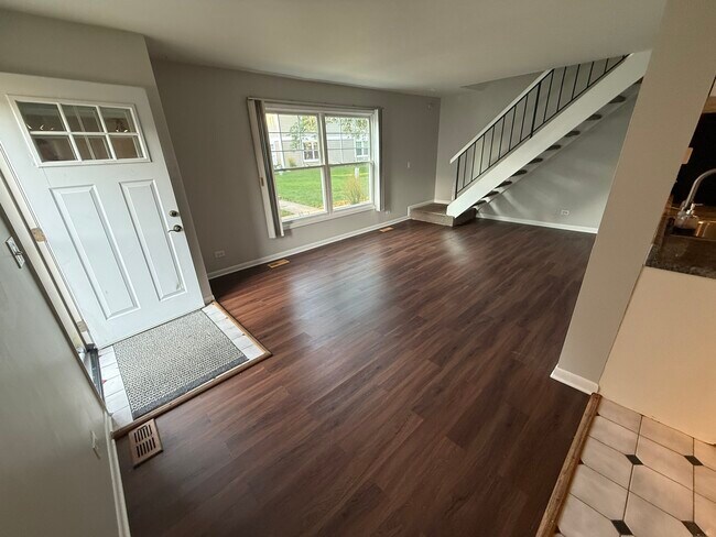 Foto del edificio - 362 Farmington Ln
