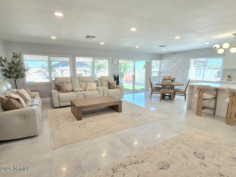 Primary Photo - 2848 E Turquoise Dr