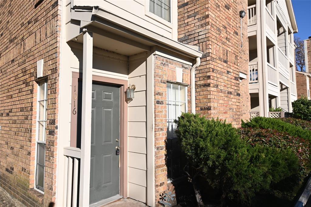 Foto principal - 2626 Holly Hall St