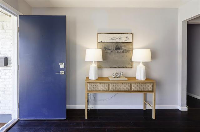 Foto del edificio - 10282 Vinemont St