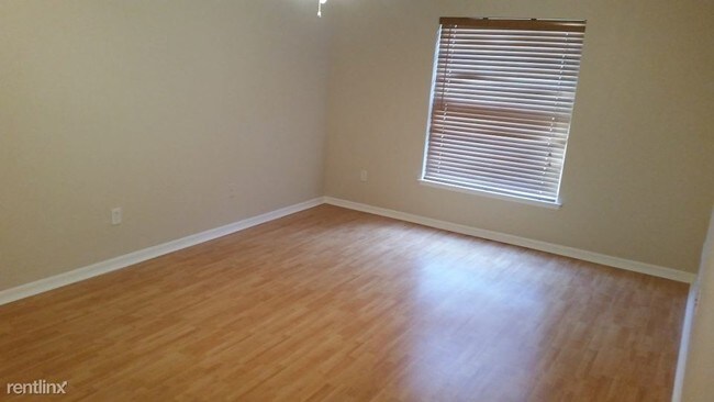 Building Photo - 14331 Oakshire Blvd