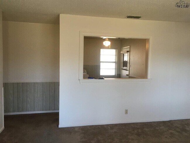 Foto del edificio - 1438 Harris Ln