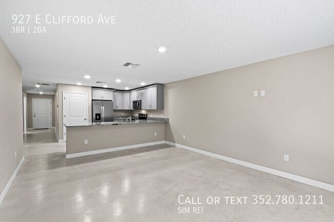 Building Photo - 3bd/2ba Duplex near Downtown Eustis
