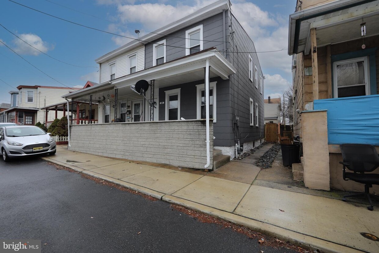 231 N Filmore St, Gloucester City, NJ 08030 House Rental in