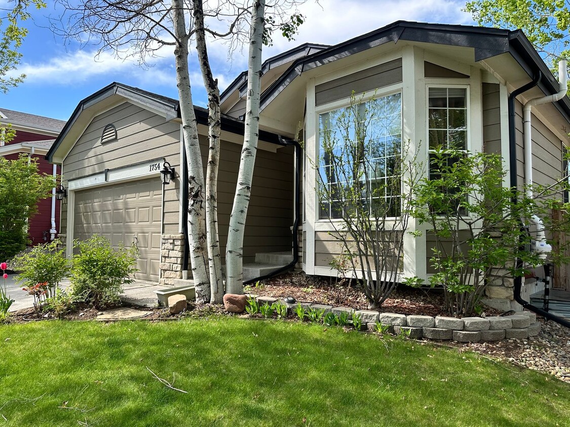 Primary Photo - 3 Bedroom 3 Bath - Arapahoe Ridge Erie!
