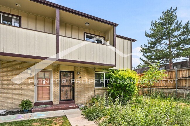 Photo - Spacious Townhouse with Washer/Dryer and Central AC
