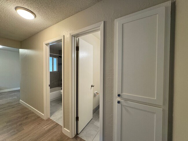 Building Photo - 3735 Erlewine Cir