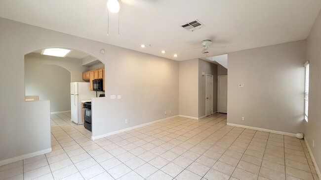 Building Photo - 7553 Dry Creek Ave
