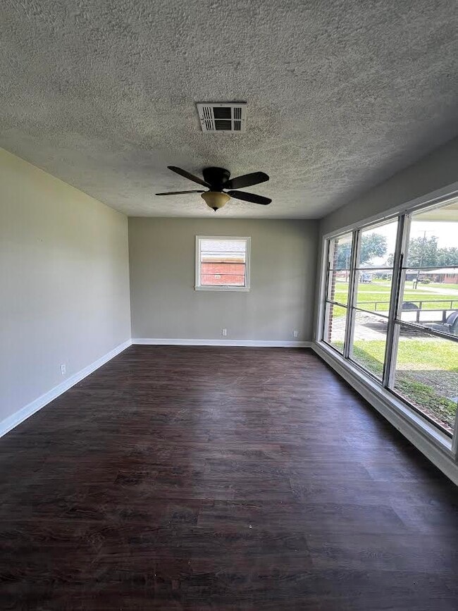 Building Photo - 1409 Guadalupe St