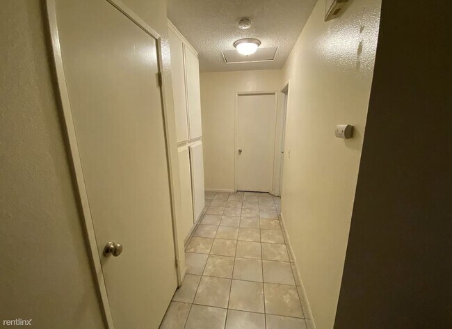 Foto del edificio - 4 br, 2 bath House - 1527 Melody Lane