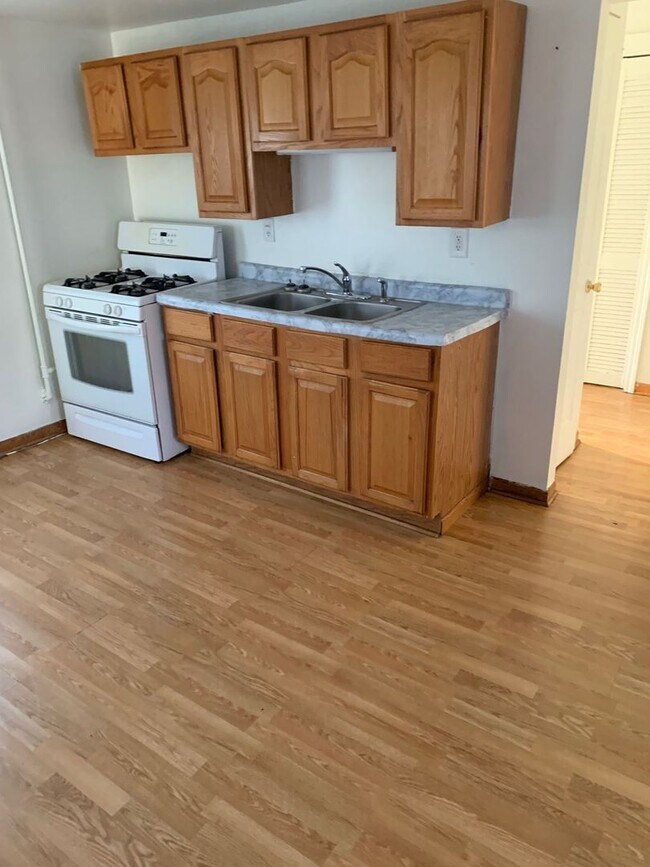 Foto del edificio - 1208 59th St. (Duplex)