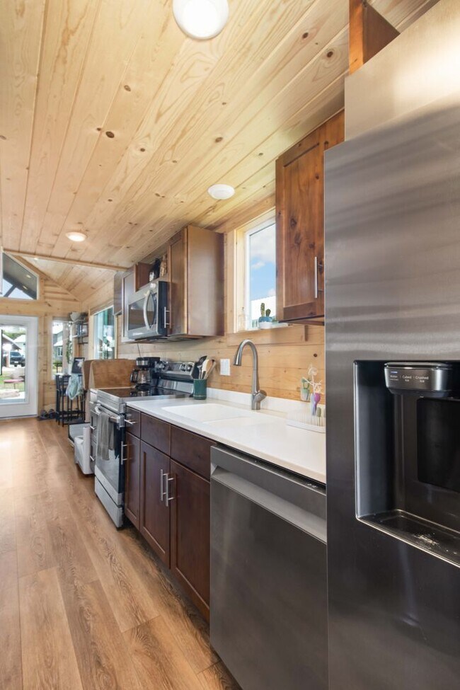 Foto del edificio - Two Bedroom One Bath Tiny Home in Silt